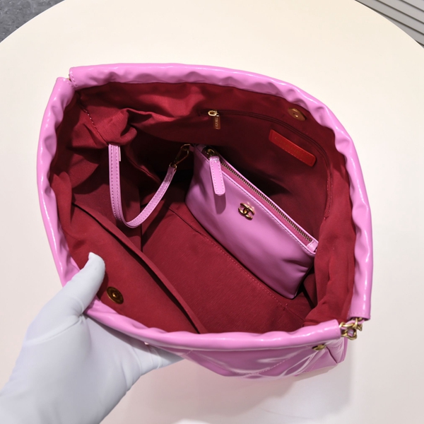 シャネルバッグ着用イメージ